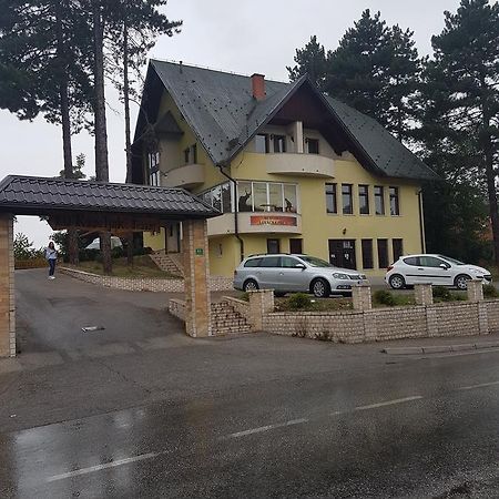Restoran&Motel And Apartmants Lovacka Prica Tesanj Bagian luar foto