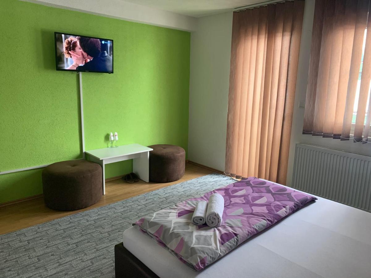 Restoran&Motel And Apartmants Lovacka Prica Tesanj Bagian luar foto