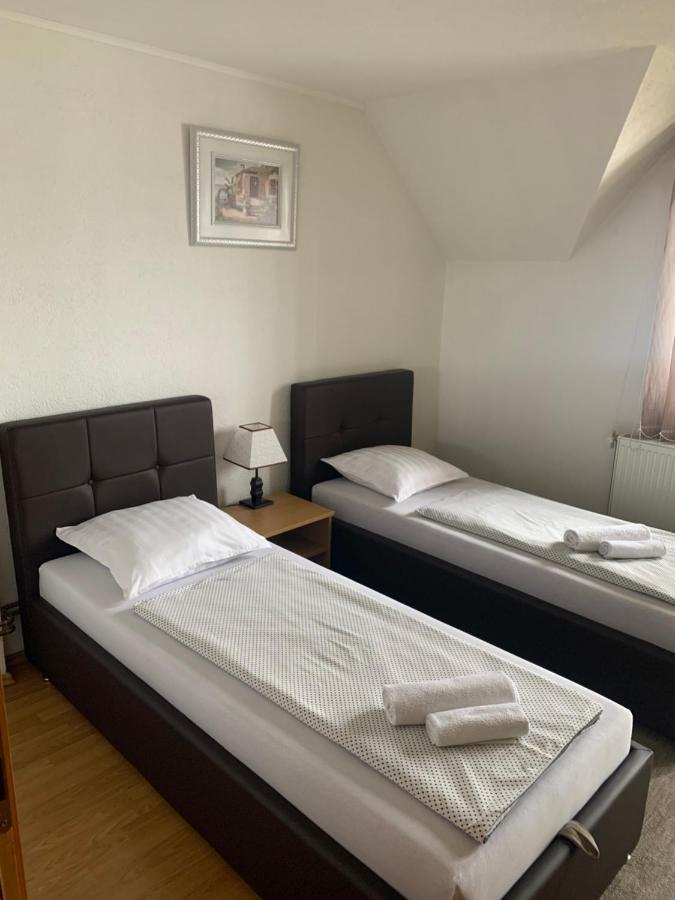Restoran&Motel And Apartmants Lovacka Prica Tesanj Bagian luar foto