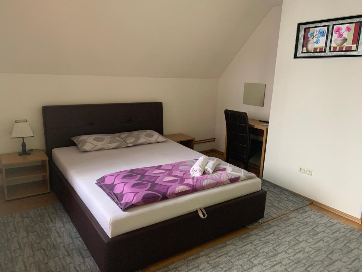 Restoran&Motel And Apartmants Lovacka Prica Tesanj Bagian luar foto