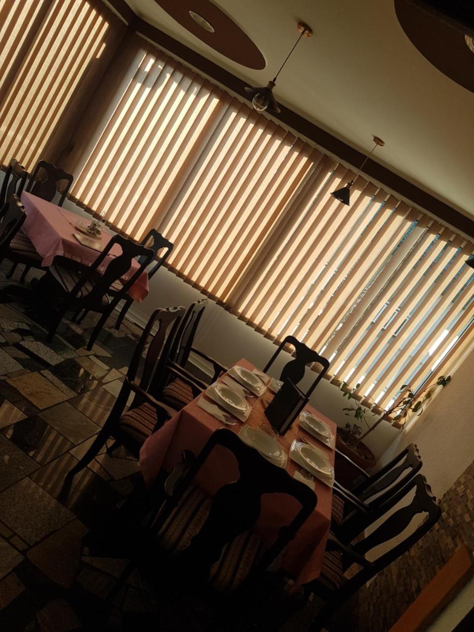 Restoran&Motel And Apartmants Lovacka Prica Tesanj Bagian luar foto