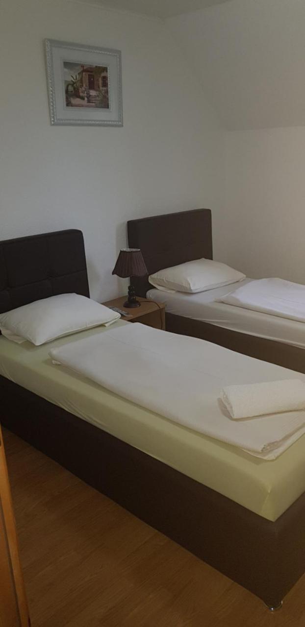 Restoran&Motel And Apartmants Lovacka Prica Tesanj Bagian luar foto