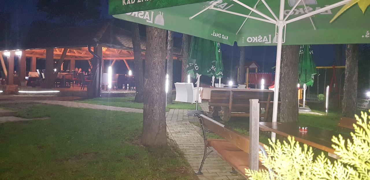 Restoran&Motel And Apartmants Lovacka Prica Tesanj Bagian luar foto