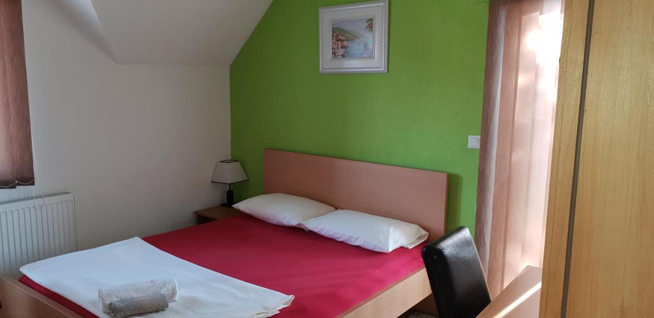 Restoran&Motel And Apartmants Lovacka Prica Tesanj Bagian luar foto
