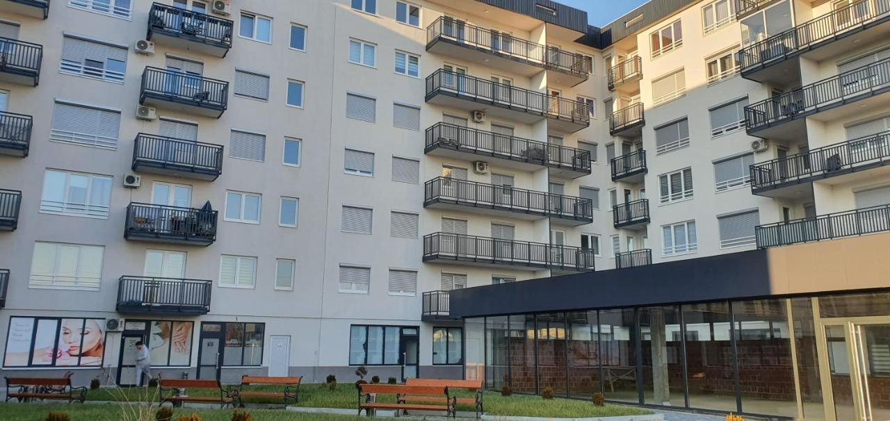 Restoran&Motel And Apartmants Lovacka Prica Tesanj Bagian luar foto